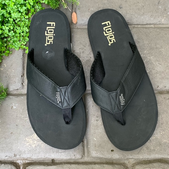 flojos black flip flops